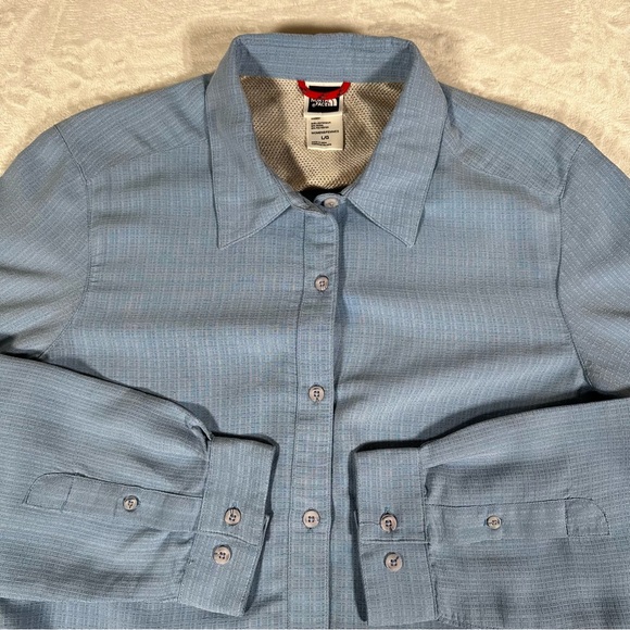 The North Face Shirt Women Size L Blue Long Sleeve Zipped Pockets Button Up EUC - Picture 2 of 12